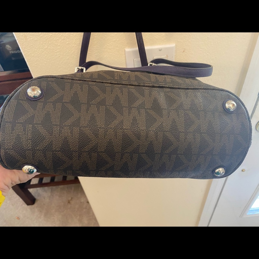 Brown Michael Kors-purple shoulder straps & trim. - Picture 2 of 4